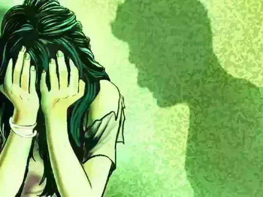 मुरादाबाद मे कलयुगी पिता एक साल से बना रहा था अपनी नाबालिक बच्ची को हवस का शिकार मुरादाबाद मे कलयुगी पिता एक साल से बना रहा था अपनी नाबालिक बच्ची को हवस का शिकार