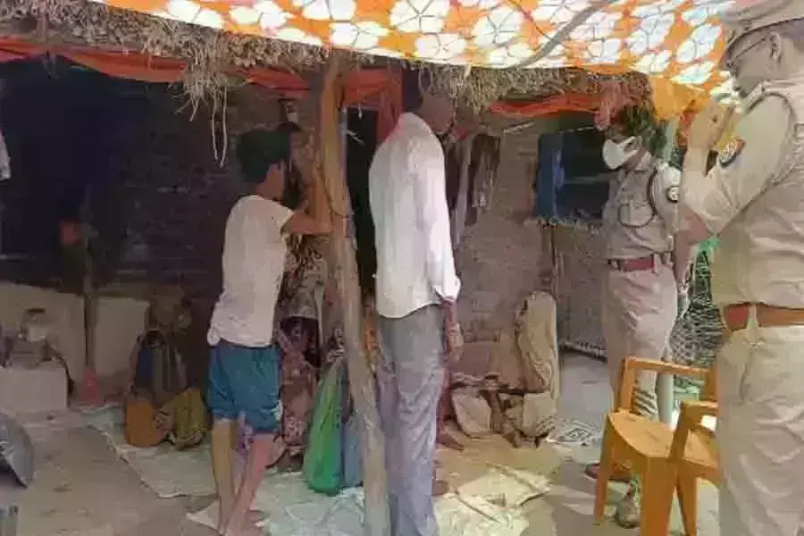 औरैया में शिक्षक ने दलित छात्र की बुरी तरह पिटाई,अस्पताल मे इलाज के दौरान छात्र की मौत