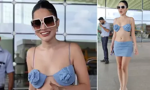 Urfi Javed Sexy Video: उर्फी जावेद का हॉट लुक में दिखा सेक्सी अवतार, एक्ट्रेस की दिलकश अदाएं देख यूजर्स हुए लट्टू