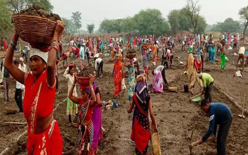 रिन्यूबल एनेर्जी क्षेत्र में महिला श्रम शक्ति में आई गिरावट रिन्यूबल एनेर्जी क्षेत्र में महिला श्रम शक्ति में आई गिरावट