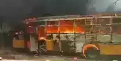 औरैया मे दलित छात्र की मौत के बाद हिसंक प्रदर्शन, शिक्षक पर हुई यह कार्यवाही