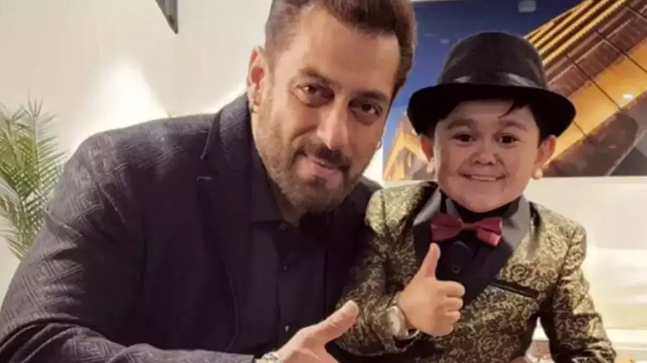 Bigg Boss 16 Contestants: कौन हैं ये छोटे से अब्दु रोजिक, सलमान खान के रियलिटी शो में एंट्री करने वाले पहले कंटेस्टेंट