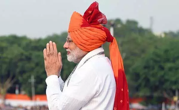 Prime Minister Narendra Modi के नेतृत्व में भारत का आत्मविश्वास सातवें आसमान पर है और धरती और आकाश केसरिया हो गए है