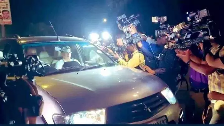 Rajasthan Politics :सोनिया गांधी से मिलने 10 जनपथ पहुंचे सचिन पायलट, राजस्थान में बदली जाएगी कमान? Rajasthan Politics :सोनिया गांधी से मिलने 10 जनपथ पहुंचे सचिन पायलट, राजस्थान में बदली जाएगी कमान?