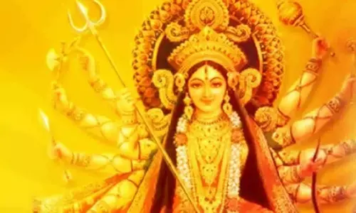 Durga Puja 2022 Maha Panchami Date: शारदीय नवरात्रि की षष्ठी से शुरु होती है दुर्गा पूजा, जानें महत्व और पूजा विधि Durga Puja 2022 Maha Panchami Date: शारदीय नवरात्रि की षष्ठी से शुरु होती है दुर्गा पूजा, जानें महत्व और पूजा विधि