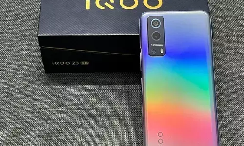 iQOO Phone Review: iQOO ला रही है अपनी सबसे दमदार फोन, iPhone जैसा कैमरा और दमदार फीचर्स के साथ मचाएगी धूम iQOO Phone Review: iQOO ला रही है अपनी सबसे दमदार फोन, iPhone जैसा कैमरा और दमदार फीचर्स के साथ मचाएगी धूम