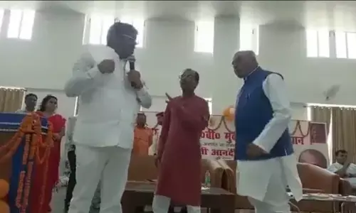 सिद्धार्थनगर के शोहरतगढ़ से विधायक विनय वर्मा और सांसद जगदंबिकापाल में तीखी बहस