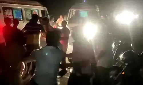 Kanpur Accident Falls In Tractor-trolley Pond In Ghatampur, Kanpur Latest Update , Kanpur Breaking News , Kanpur Hindi News Kanpur Accident Falls In Tractor-trolley Pond In Ghatampur, Kanpur Latest Update , Kanpur Breaking News , Kanpur Hindi News