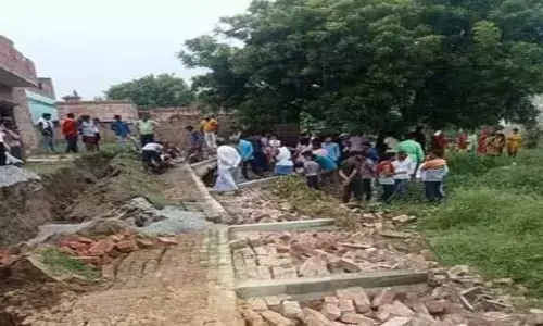 दीवार गिरने से तीन लोगों की मौत सीएम योगी ने दुख जताते हुए मृतकों के परिजनों के प्रति संवेदना व्यक्त की.... दीवार गिरने से तीन लोगों की मौत सीएम योगी ने दुख जताते हुए मृतकों के परिजनों के प्रति संवेदना व्यक्त की....