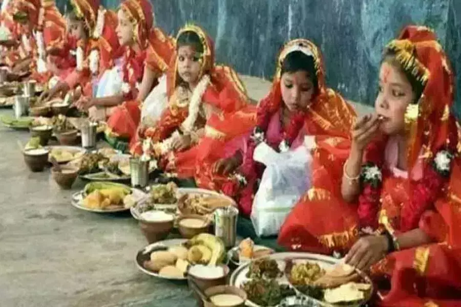 नवरात्रि में क्यों किया जाता है कन्या पूजन हिन्दू धर्म मे क्या है महत्व जानिए...