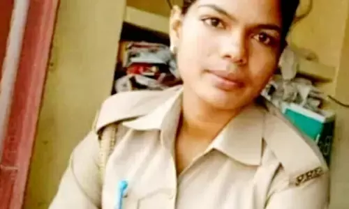 महिला सिपाही की प्रसव के दौरान हुई मौत महिला सिपाही की प्रसव के दौरान हुई मौत