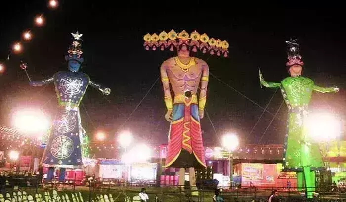 अयोध्या मे रावण का किरदार निभा रहे युवक को दिल का दौरा पडने से मौत... अयोध्या मे रावण का किरदार निभा रहे युवक को दिल का दौरा पडने से मौत...