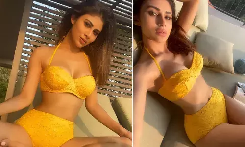 Mouni Roy Sexy Video Photo: नागिन एक्ट्रेस मौनी रॉय ने बोल्ड फोटोज पोस्ट कर मचाई सनसनी, बिकिनी में दिखा ऐसा अंदाज Mouni Roy Sexy Video Photo: नागिन एक्ट्रेस मौनी रॉय ने बोल्ड फोटोज पोस्ट कर मचाई सनसनी, बिकिनी में दिखा ऐसा अंदाज