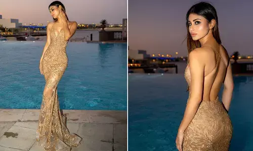 Mouni Roy Sexy Video Photo: Mouni Roy ने Hot स्टाइल में पोस्ट की बेहद बोल्ड और ग्लैमरस Photos, इंटरनेट पर हुई Sexy वायरल Mouni Roy Sexy Video Photo: Mouni Roy ने Hot स्टाइल में पोस्ट की बेहद बोल्ड और ग्लैमरस Photos, इंटरनेट पर हुई Sexy वायरल