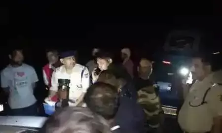 Uttarakhand Latest Updates: बारातियों से भरी बस गहरी खाई में गिरी 6 शव बरामद, 35 लापता मुख्यमंत्री ख़ुद कर रहे हादसे की निगरानी Uttarakhand Latest Updates: बारातियों से भरी बस गहरी खाई में गिरी 6 शव बरामद, 35 लापता मुख्यमंत्री ख़ुद कर रहे हादसे की निगरानी
