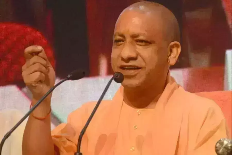 रामलीला मैदान में आयोजित सभा को संबोधित कर रहे सीएम योगी ने कहा कि राक्षसी प्रवृत्तियां समाज को खोखला कर रही है...