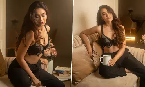 Surbhi Jyoti Sexy Video Photo: सुरभि ज्योति ने हॉट ब्रा में शेयर कीं सेक्सी तस्वीरें, एक्ट्रेस की हॉटनेस आपके उड़ा देगी होश Surbhi Jyoti Sexy Video Photo: सुरभि ज्योति ने हॉट ब्रा में शेयर कीं सेक्सी तस्वीरें, एक्ट्रेस की हॉटनेस आपके उड़ा देगी होश