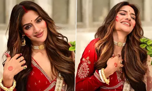 рдмрдВрдЧрд╛рд▓реА рдПрдХреНрдЯреНрд░реЗрд╕ рдФрд░ TMC MP Nusrat Jahan рдиреЗ рджрд╢рд╣рд░рд╛ рдкрд░ рджрд┐рдЦрд╛рдпрд╛ рдЕрдкрдирд╛ Hot рдЯреНрд░реЗрдбрд┐рд╢рдирд▓ рдЕрд╡рддрд╛рд░, рдЦреВрдмрд╕реВрд░рдд Photos рд╣реБрдИ Viral рдмрдВрдЧрд╛рд▓реА рдПрдХреНрдЯреНрд░реЗрд╕ рдФрд░ TMC MP Nusrat Jahan рдиреЗ рджрд╢рд╣рд░рд╛ рдкрд░ рджрд┐рдЦрд╛рдпрд╛ рдЕрдкрдирд╛ Hot рдЯреНрд░реЗрдбрд┐рд╢рдирд▓ рдЕрд╡рддрд╛рд░, рдЦреВрдмрд╕реВрд░рдд Photos рд╣реБрдИ Viral