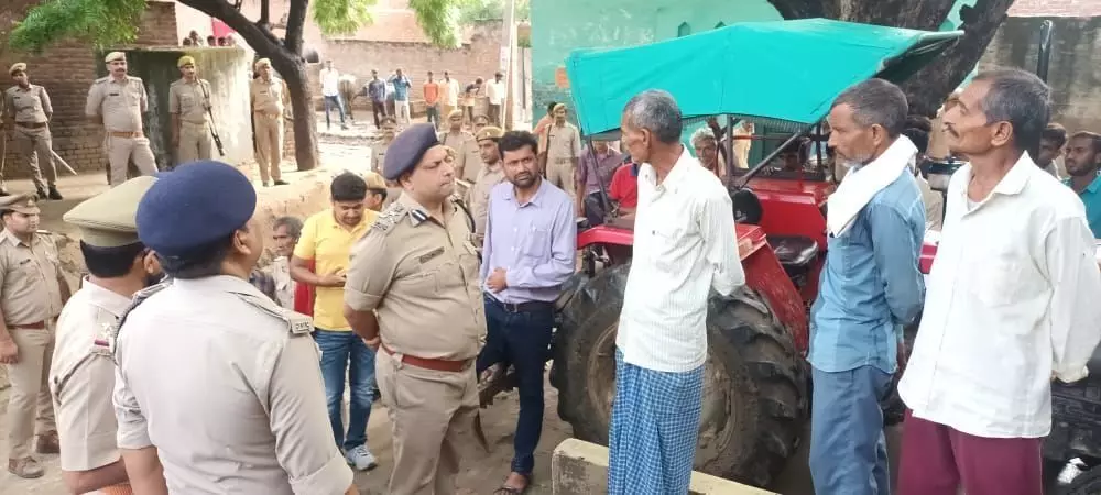 आशिक बना हैवान, प्रेमिका के घर में घुसकर माँ बाप पर किया हमला, प्रेमिका और बाप की तड़फ तड़फ कर मौत, माँ गंभीर घायल, आरोपी बोला ये बात आशिक बना हैवान, प्रेमिका के घर में घुसकर माँ बाप पर किया हमला, प्रेमिका और बाप की तड़फ तड़फ कर मौत, माँ गंभीर घायल, आरोपी बोला ये बात