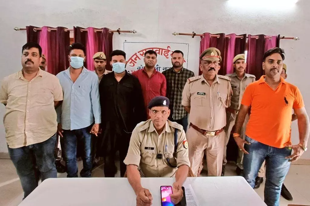 गोण्डा रेलवे स्टेशन पर लावारिस खड़ी मिली कार पुलिया के नीचे मिला था एक व्यक्ति का शव, केस हुआ खुलासा