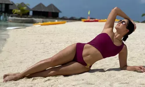 Sunny Leone Sexy Video: рдмрд┐рдХрд┐рдиреА рдкрд╣рдирдХрд░ рд╕рдореБрдВрджреНрд░ рд╕реЗ рдирд┐рдХрд▓рддреА рд╕рдиреА рд▓рд┐рдпреЛрдиреА рд▓рдЧ рд░рд╣реА рд╣реИ рдЬрд▓рдкрд░реА рдЬреИрд╕реА, рд╣реЙрдЯрдиреЗрд╕ рджреЗрдЦ рд╣рд╛рд░ рдЬрд╛рдПрдВрдЧреЗ рджрд┐рд▓ Sunny Leone Sexy Video: рдмрд┐рдХрд┐рдиреА рдкрд╣рдирдХрд░ рд╕рдореБрдВрджреНрд░ рд╕реЗ рдирд┐рдХрд▓рддреА рд╕рдиреА рд▓рд┐рдпреЛрдиреА рд▓рдЧ рд░рд╣реА рд╣реИ рдЬрд▓рдкрд░реА рдЬреИрд╕реА, рд╣реЙрдЯрдиреЗрд╕ рджреЗрдЦ рд╣рд╛рд░ рдЬрд╛рдПрдВрдЧреЗ рджрд┐рд▓