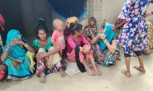 विवाहिता की हत्या कर नदी में फेंक दी लाश, 6 दिन बाद ससुर खदेरी नदी में मिली पत्थर से बंधी विवाहिता की नग्न लाश विवाहिता की हत्या कर नदी में फेंक दी लाश, 6 दिन बाद ससुर खदेरी नदी में मिली पत्थर से बंधी विवाहिता की नग्न लाश
