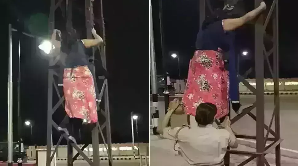 सेना में तैनात प्रेमी से मिलने पहुंची युवती अधिकारियों ने रोका तो बिजली के खम्भे पर चढी फिर... सेना में तैनात प्रेमी से मिलने पहुंची युवती अधिकारियों ने रोका तो बिजली के खम्भे पर चढी फिर...