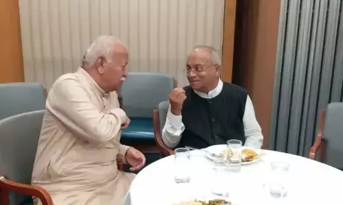 मोदी चलें, भागवत की राह पर मोदी चलें, भागवत की राह पर