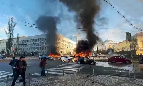 रूस ने किया अब तक का सबसे बड़ा हमला, कीव पर दागीं 75 मिसाइलें, कई लोगों की मौत, मचा हाहाकार