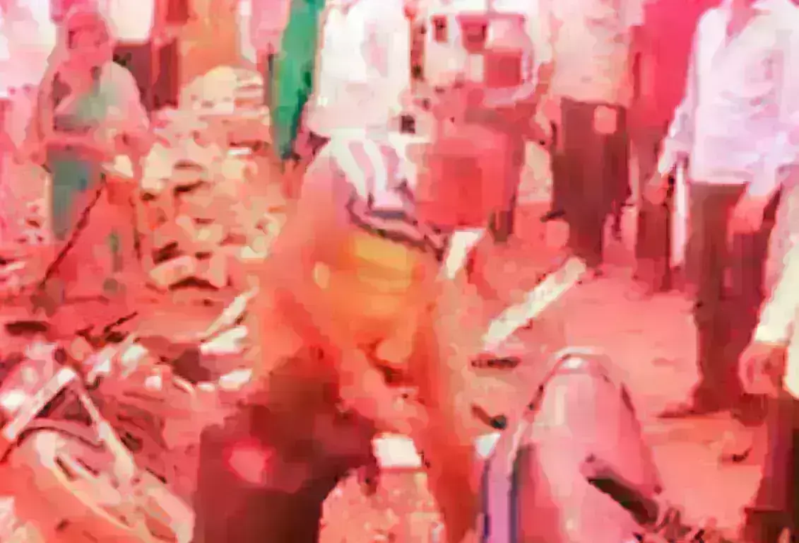 पीलीभीत में महिला ने आप्रक्रतिक सम्बन्ध बनाने से किया मना, तो युवक  ने बीच सडक पर पीटा पीलीभीत में महिला ने आप्रक्रतिक सम्बन्ध बनाने से किया मना, तो युवक  ने बीच सडक पर पीटा