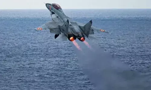 भारतीय सेना का लड़ाकू विमान MiG 29K क्रैश, पायलट सुरक्षित,वायुसेना ने दिए जांच के आदेश भारतीय सेना का लड़ाकू विमान MiG 29K क्रैश, पायलट सुरक्षित,वायुसेना ने दिए जांच के आदेश