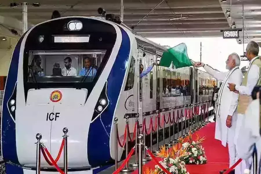 कल से चौथी वंदे भारत एक्सप्रेस पटरी पर दौडेगी,पीएम मोदी करेंगें उद्घाटन कल से चौथी वंदे भारत एक्सप्रेस पटरी पर दौडेगी,पीएम मोदी करेंगें उद्घाटन