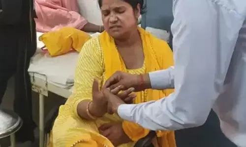 सरकारी स्कूल में दो शिक्षिकाओं के बीच चले चाकू, प्रधानाध्यापिका घायल पुलिस मामले की जांच में जुटी.. सरकारी स्कूल में दो शिक्षिकाओं के बीच चले चाकू, प्रधानाध्यापिका घायल पुलिस मामले की जांच में जुटी..