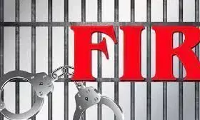 टूर पर गए छात्र को प्रिंसिपल ने बेरहमी से पीटा वीडियो वायरल अब हुई एफआईआर जानें... टूर पर गए छात्र को प्रिंसिपल ने बेरहमी से पीटा वीडियो वायरल अब हुई एफआईआर जानें...