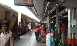 त्यौहारी सीजन पर बढें रेलबे प्लेटफार्म के दाम जानें...