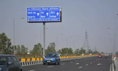 गाजियाबाद : एलिवेटेड रोड पर अश्लील इशारे करतीं दो महिलाएं गिरफ्तार!