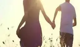 बरेली में 25 साल की बहन को दो सगे भाइयों से प्यार चढा परवान,तो तीनो घर से हो गए फरार,जानिए हैरान कर देने वाली प्रेम कहानी......