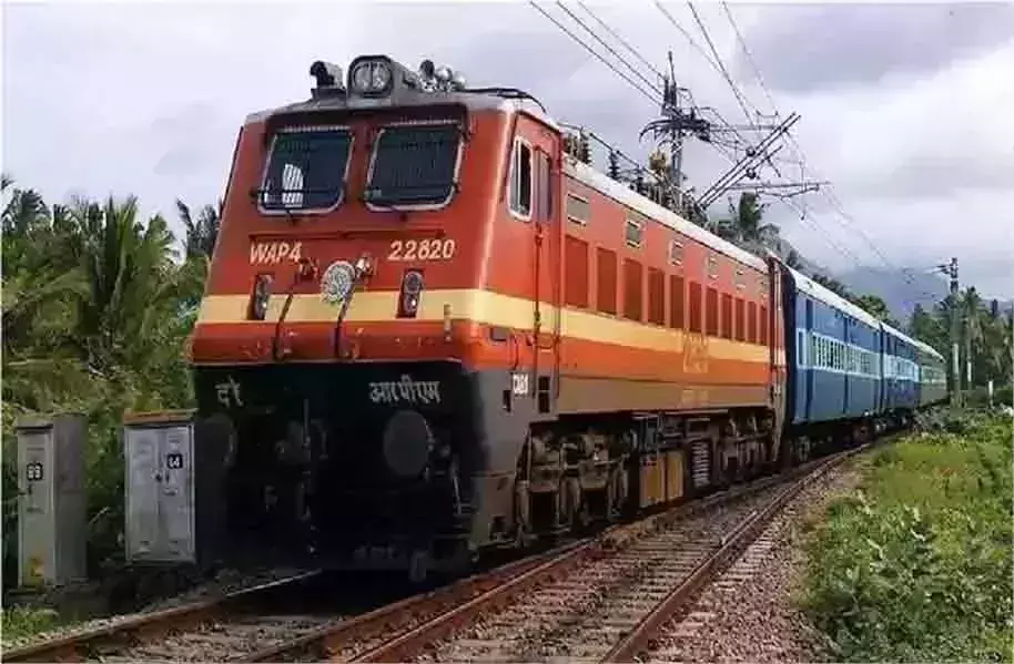 बिहार के लिए दिवाली पर चलेंगी यह 12 जोडी स्पेशल ट्रेन देखे यह लिस्ट....