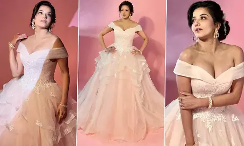 Monalisa Sexy Video Photo: भोजपुरी एक्ट्रेस मोनालिसा का हॉट आउटफिट में दिखा बोल्ड अवतार, एक्ट्रेस की हॉटनेस देख यूजर्स का दिल हुआ धक-धक