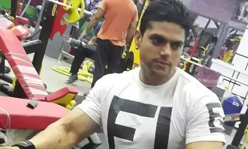 गाजियाबाद : जिम ट्रेनर की हार्ट अटैक से मौत, ऑफिस में कुर्सी पर बैठे बैठे आया अटैक गाजियाबाद : जिम ट्रेनर की हार्ट अटैक से मौत, ऑफिस में कुर्सी पर बैठे बैठे आया अटैक