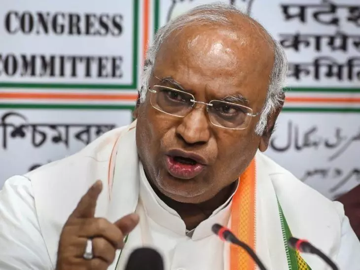 New Congress chief Mallikarjun Kharge: भारत की लोकतांत्रिक चेतना का नया कदम है खड़गे की जीत