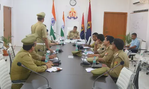 शहर में बिना पार्किंग के चल रहे होटल, हॉस्पिटल और लॉन पर वाराणसी पुलिस कमिश्नर हुए सख्त! ट्रैफिक में सुधार के भी निर्देश... शहर में बिना पार्किंग के चल रहे होटल, हॉस्पिटल और लॉन पर वाराणसी पुलिस कमिश्नर हुए सख्त! ट्रैफिक में सुधार के भी निर्देश...