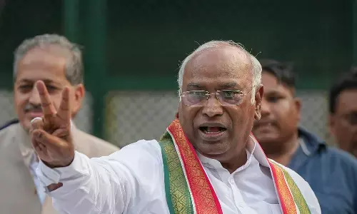 Mallikarjun Kharge: खरगे को अब विपक्ष जोड़ो पर निकल जाना चाहिए Mallikarjun Kharge: खरगे को अब विपक्ष जोड़ो पर निकल जाना चाहिए