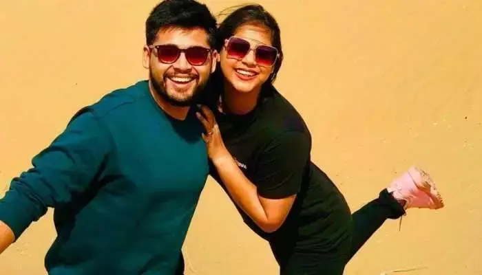 इस आईएएस कपल की लव स्टोरी, खूब पॉपुलर है सोशल मीडिया पर इस आईएएस कपल की लव स्टोरी, खूब पॉपुलर है सोशल मीडिया पर