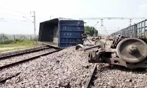 प्रयागराज से कानपुर रूट मालगाड़ी पटरी से उतरी, यातायात रुका प्रयागराज से कानपुर रूट मालगाड़ी पटरी से उतरी, यातायात रुका