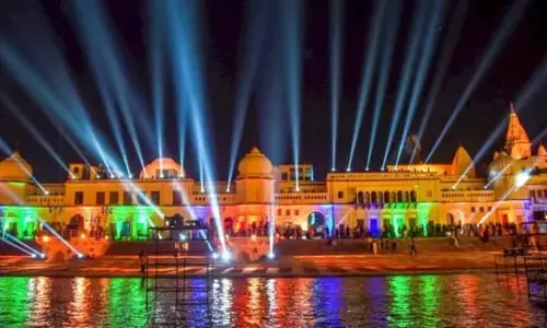 दीपों से दिव्य,भावनाओं से भव्य है अयोध्या : प्रधानमंत्री नरेंद्र मोदी दीपों से दिव्य,भावनाओं से भव्य है अयोध्या : प्रधानमंत्री नरेंद्र मोदी