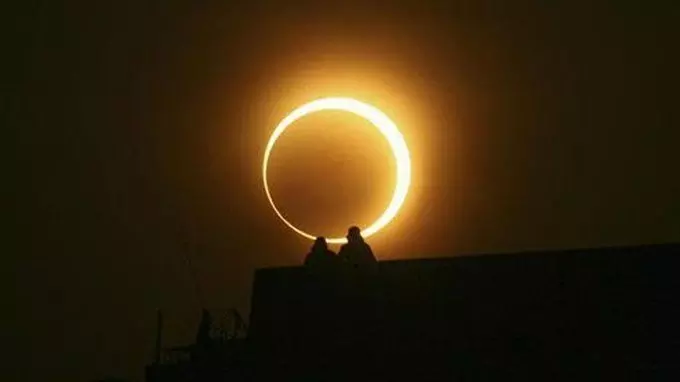 Surya Grahan: सूर्य ग्रहण का प्रभाव इन राशियों पर बुरा पड़ेगा, इसको लेकर हो जाएँ सावधान..