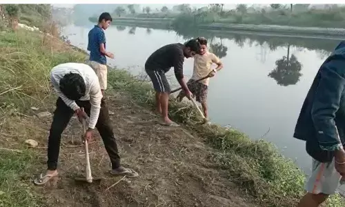 Chhath Puja in NCR: गाजियाबाद में छठ पूजा की तैयारी शुरू, दीपावली के अगले दिन की सुबह से लोगों ने सफाई अभियान शुरू