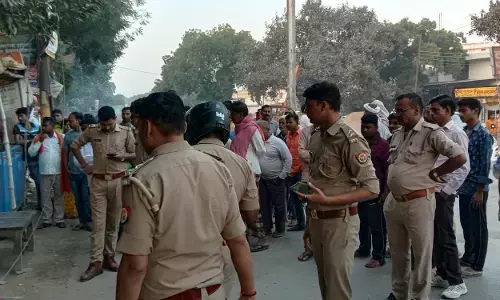 हाईटेंशन तार की चपेट में आने से बस ड्राइवर की हुई मौत हाईटेंशन तार की चपेट में आने से बस ड्राइवर की हुई मौत