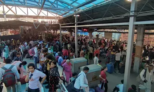 यात्रीगण कृपया ध्यान दें! प्लेटफार्म टिकट भी चला महंगाई की चाल अब इतने रुपए में मिलेगा टिकट... यात्रीगण कृपया ध्यान दें! प्लेटफार्म टिकट भी चला महंगाई की चाल अब इतने रुपए में मिलेगा टिकट...